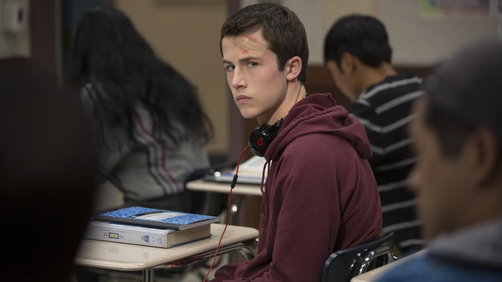 Netflix Adds Suicide Prevention Warnings to '13 Reasons Why'