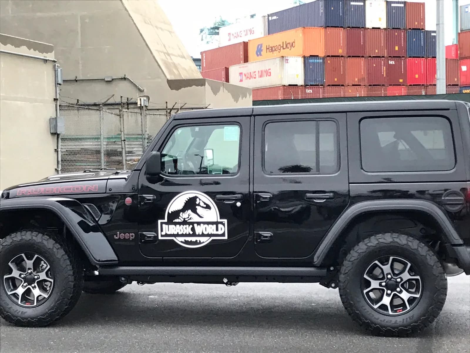 Special delivery... #AmazonFindsAWay #JurassicWorld