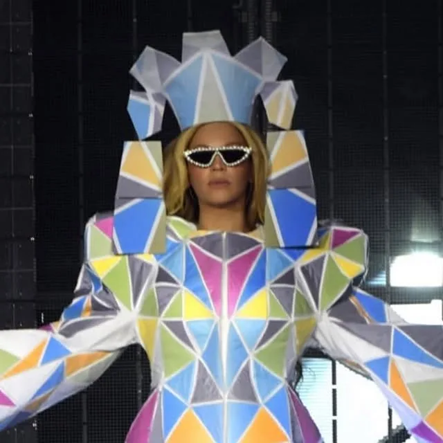ANREALAGE on Instagram: "Beyoncé in ANREALAGE. @beyonce opens the Renaissance World Tour in Stockholm wearing a special color changing robe.Her robe was just all white, however when it exposes on UV…