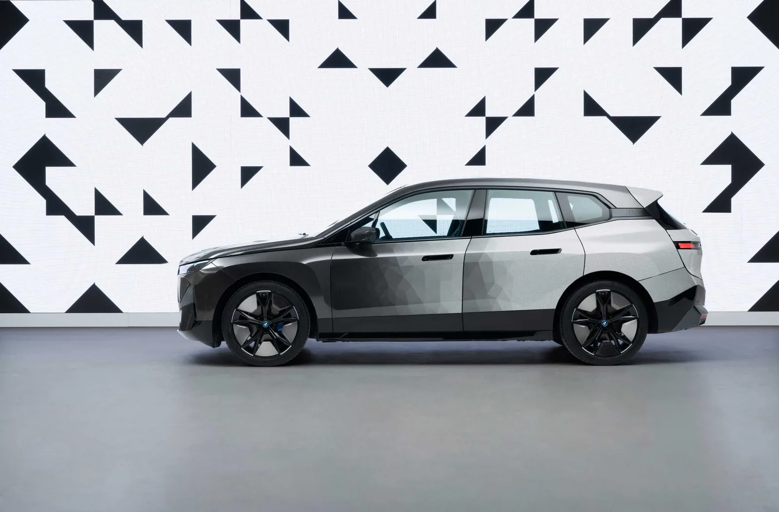 BMW iX Flow research vehicle with its color-changing E Ink body wrap.