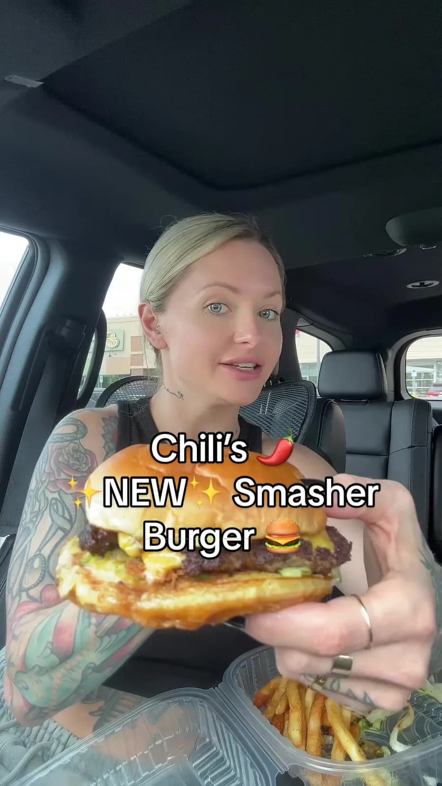 Trying Chili’s ✨NEW✨ Smasher Burger 🍔