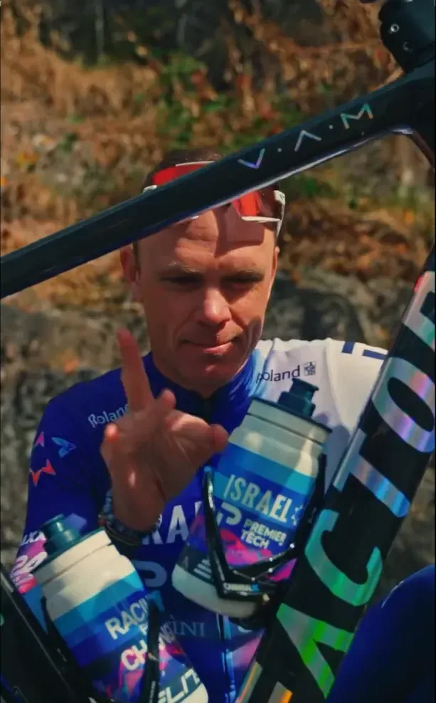 Chris Froome posts Bentley ASMR parody bike video – and even touches his disc brake rotor; Cycling Mikey recognised by person on other end of driver’s phone call; Fans react to Jumbo-Visma and…