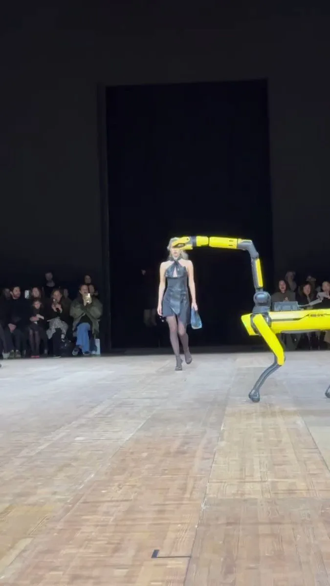 Robots took over Coperni’s fall 2023 show during #ParisFashionWeek. See every moment from the runway: