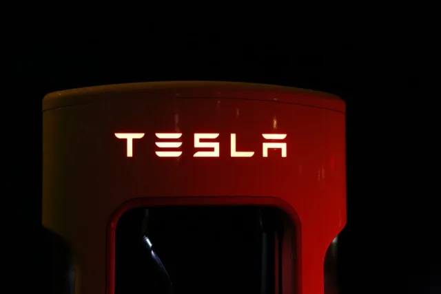 Tesla cyber truck demo goes wrong as shatterproof windows break