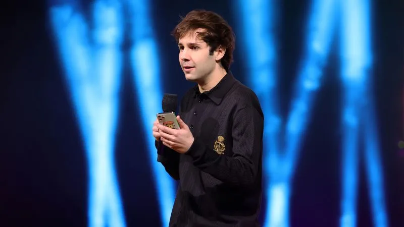 Social media star David Dobrik steps down from his buzzy app Dispo amid controversy | CNN Business