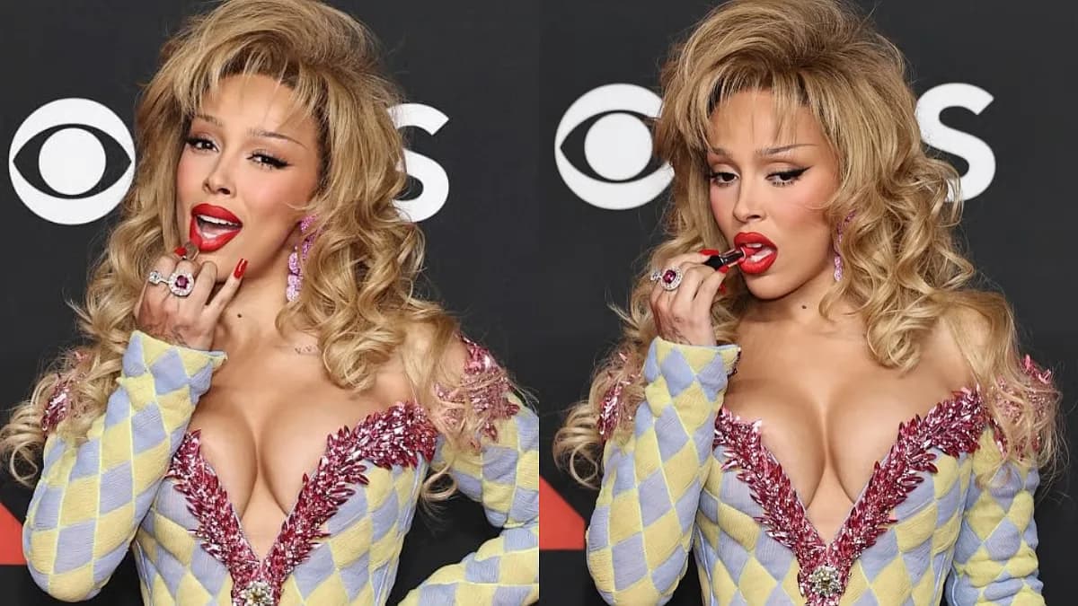 Doja Cat's SHOCKING Move At VMAs 2025 Red Carpet Goes Viral After She Bites Into Her Red Lipstick After Applying It– VIDEO