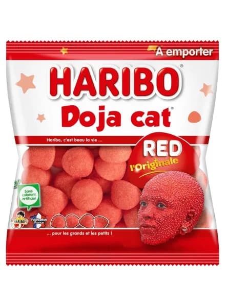 Doja cat elle s'est déguisée en fraise tagada là mdrrrrrr