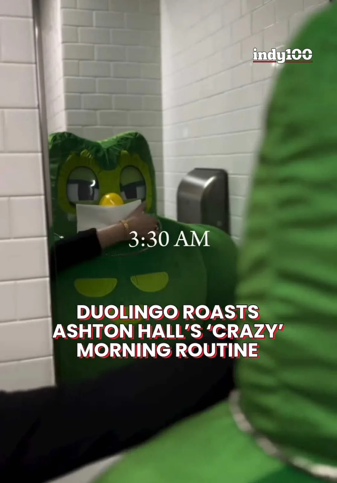 Duolingo roasts Ashton Hall’s insane morning routine – because who needs coffee when you can rub bananas on your face? #duolingo #wellness #ashtonhall #morningroutine #fyp