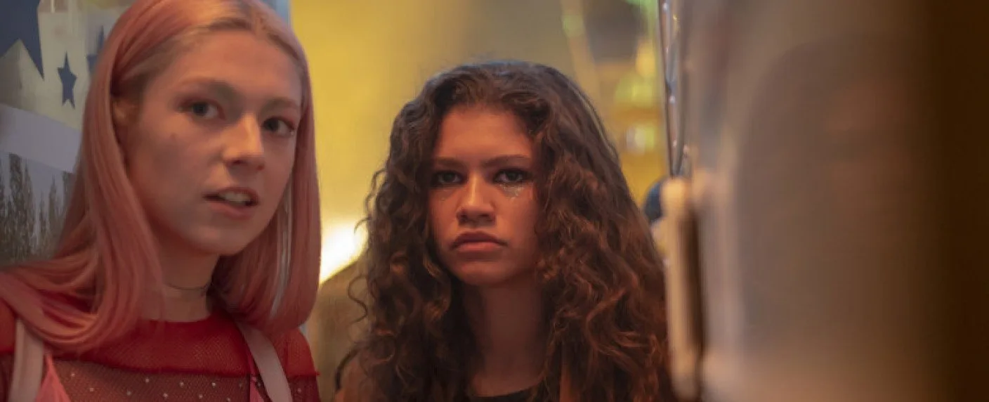 Jules (Hunter Schafer) und Rue (Zendaya) in „Euphoria“ – Bild: HBO