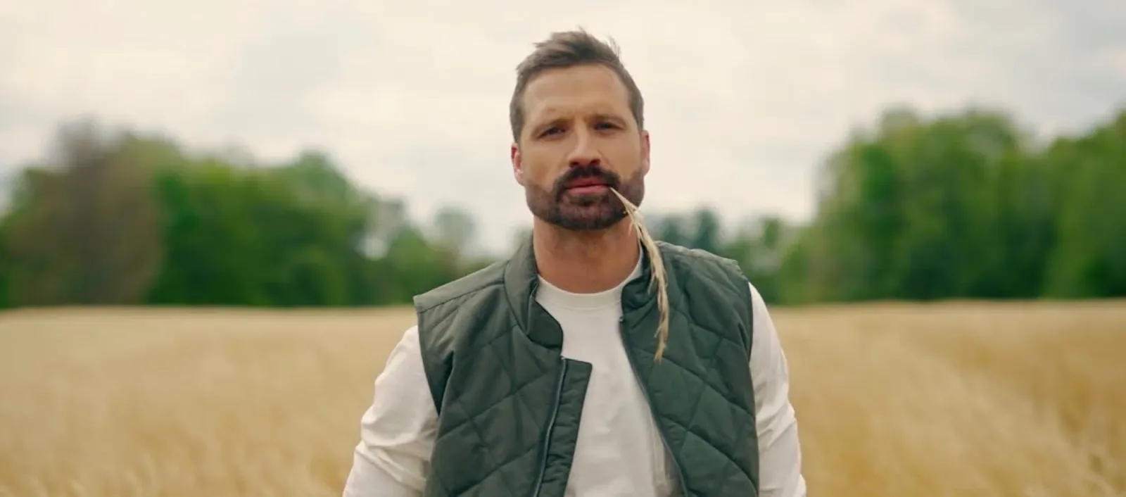 Behind the Song: Walker Hayes' Viral Hit “Fancy Like”