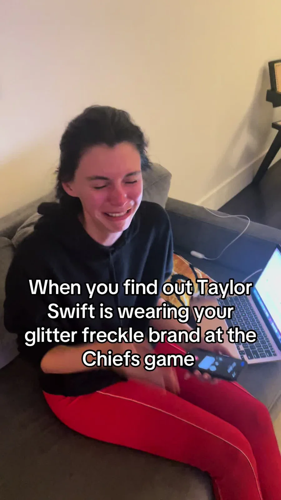 POV youre a small business female founder and @Taylor Swift is wearing your brand @Fazit glitter freckles Im DYING #fazit #fazitbeauty #founder #taylorswift #chiefs #traviskelce