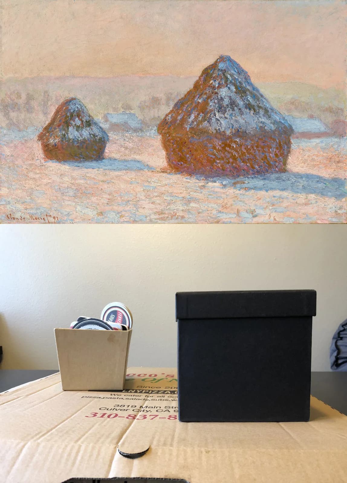 We challenge you to recreate a work of art with objects (and people) in your home. 🥇 Choose your favorite artwork 🥈 Find three things lying around your house⠀ 🥉 Recreate the artwork with those…