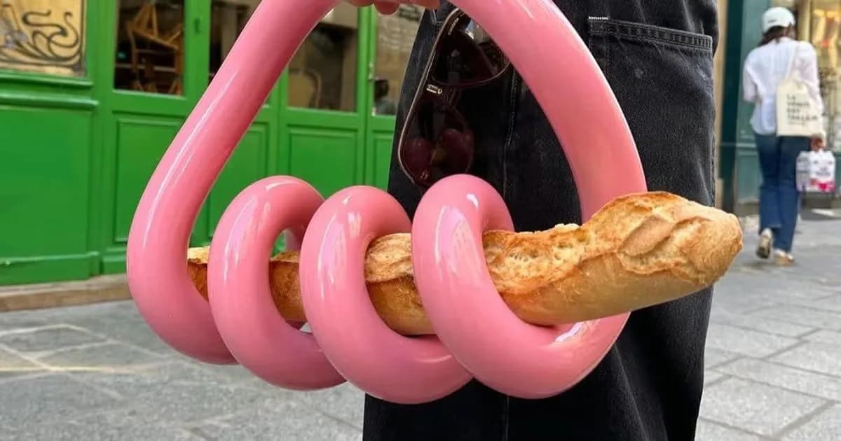 Mode oder Witz? Diese virale Designer-Tasche ist NUR für ein Baguette!