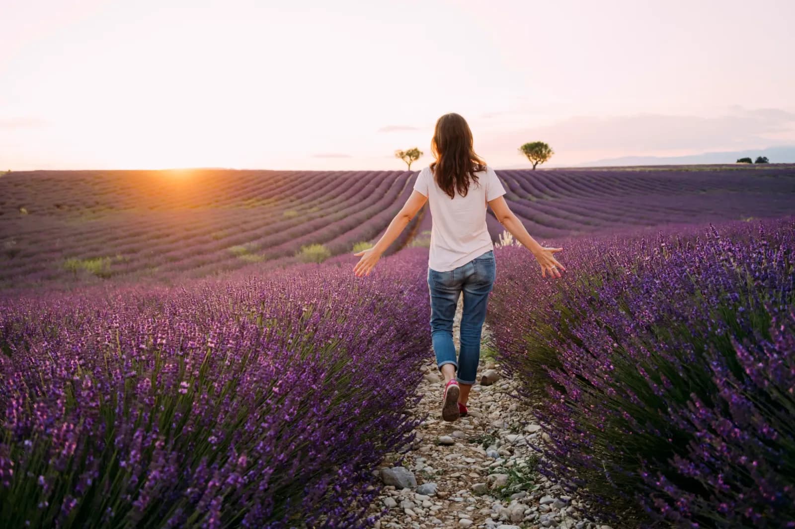 Hot Girl Walks Are the Ideal Way to Prepare for Summer