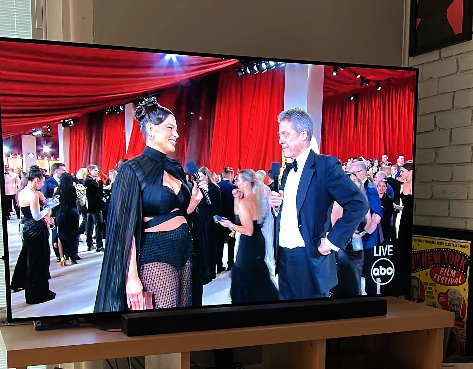 Hugh Grant just gave the most dismissive interview I’ve ever seen, it was amazing. I’m paraphrasing but: “I LOVED Glass Onion, didn’t you love being in that?” “Well I was in it for about three…