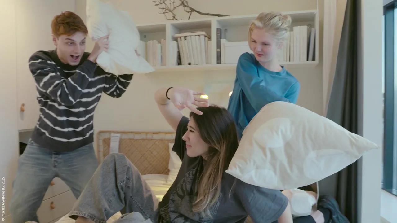 The Mannequin Challenge – Better late than never (16x9)