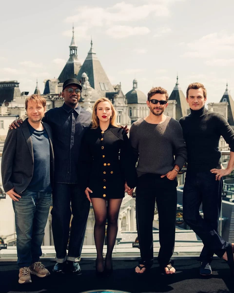 The cast of Jurassic World Rebirth has arrived in London! 🇬🇧