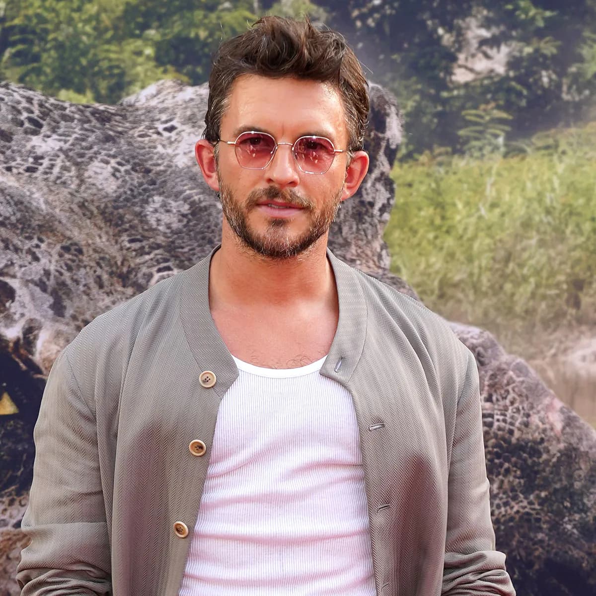 Jurassic World Rebirth’s Jonathan Bailey Has Best Reaction to His "Slutty Little Shoes"