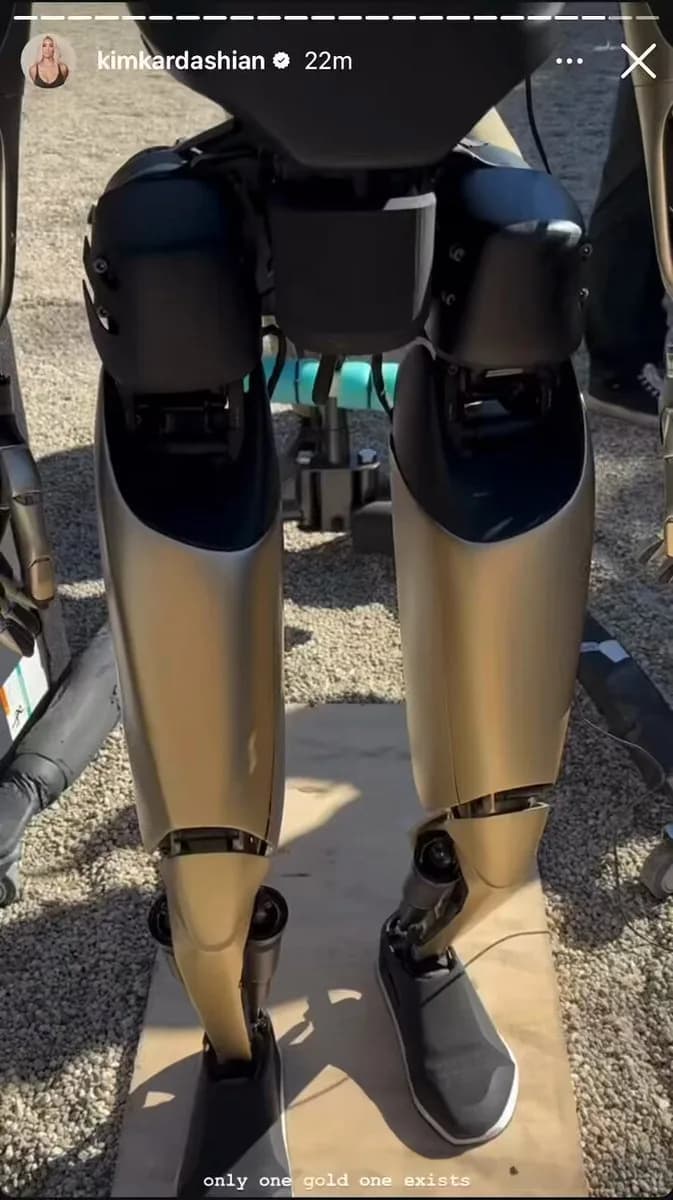 Tesla made Kim Kardashian a 1/1 Gold Optimus Bot and showed her the Cybercab!!