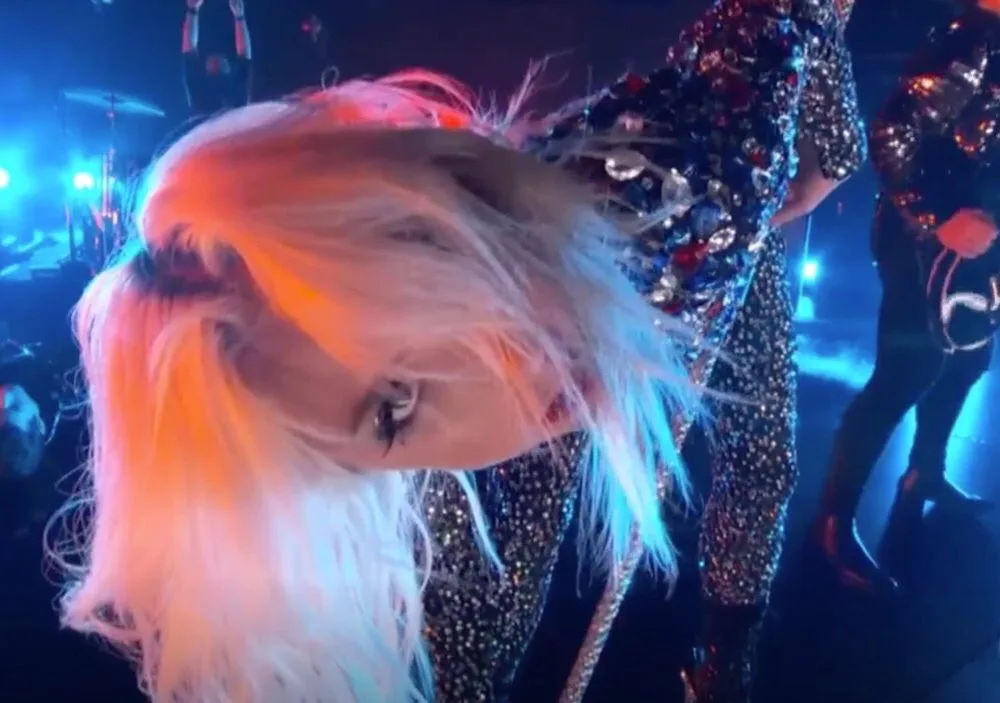 Me when a video turns sideways on my phone #GRAMMYs