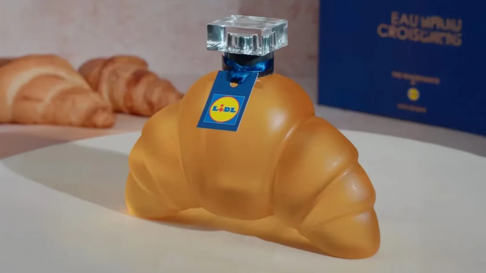 Lidl lance son parfum « Eau de Croissant » dans un flacon totalement surréaliste