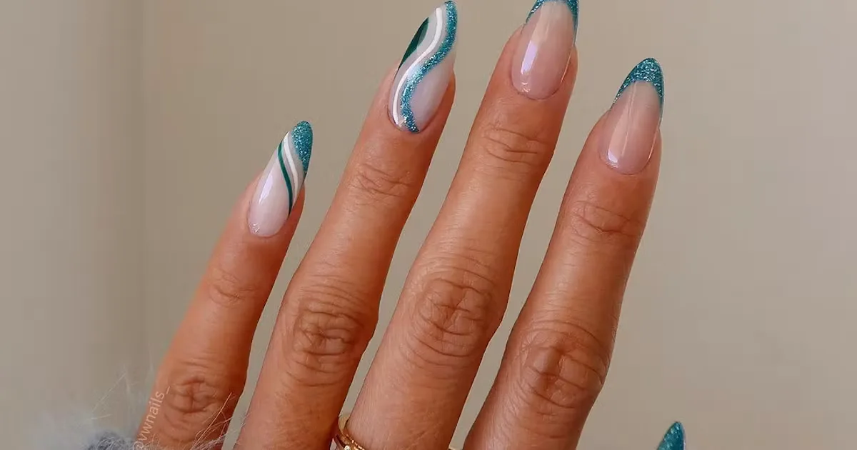 Aura Nails Are Back For Winter — But Not Without An Eye-Catching Twist