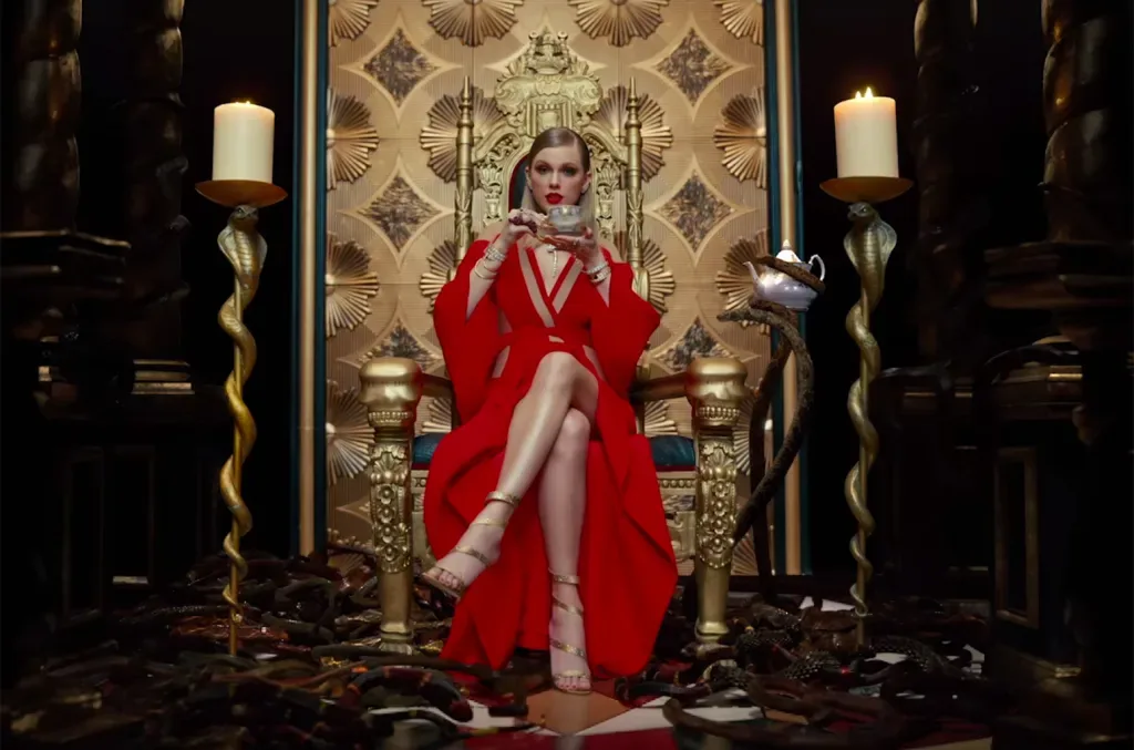 Taylor Swift "Look What You Made Me Do"