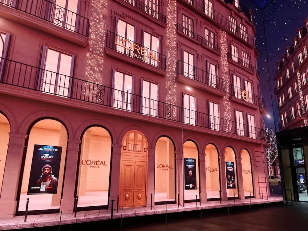 #outernet #london #activation #loreal | Eva Phelan