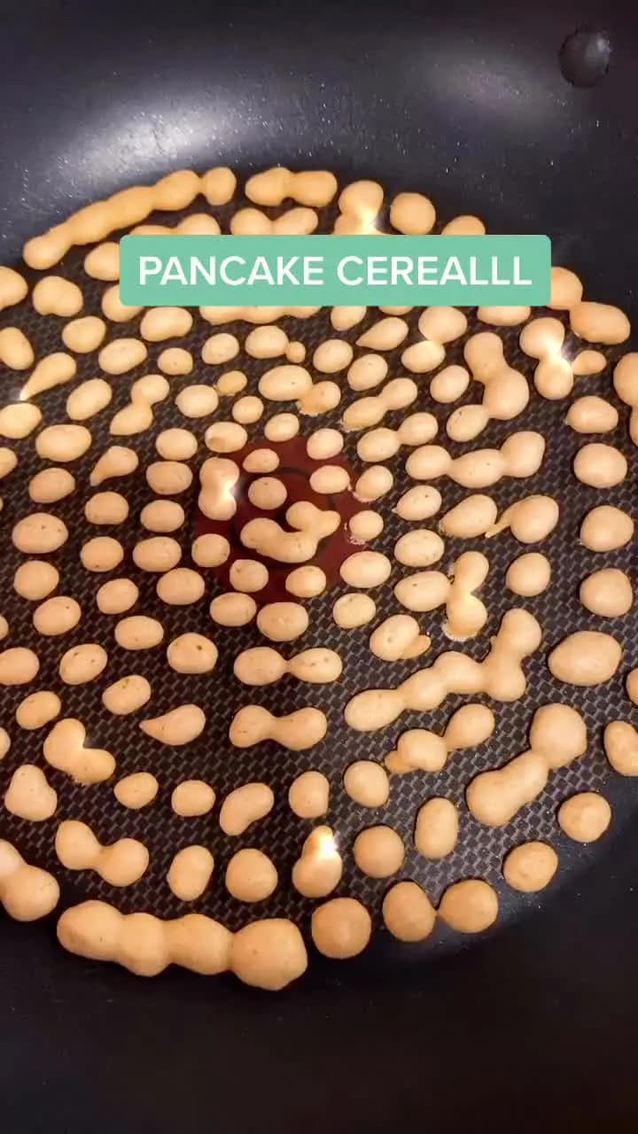 THE SOUND OF THE MINI PANCAKES COMING OFF THE PAN 💍🥞 #pancake #cereal