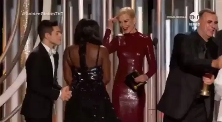 Rami Malek siendo ignorado por Nicole Kidman 😂😂 #GoldenGlobes