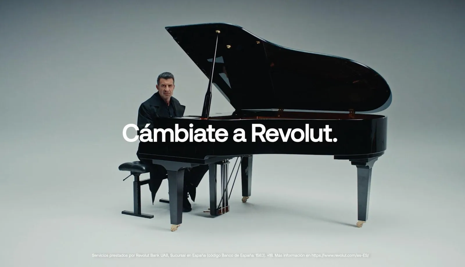 Luís Figo y su polémico fichaje animan a cambiarse a Revolut