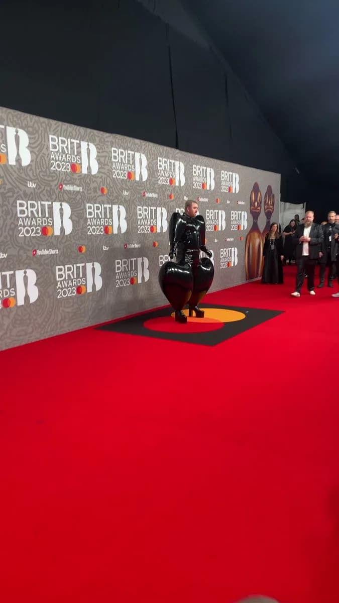 Simply obsessed with @samsmith's look #BRITs