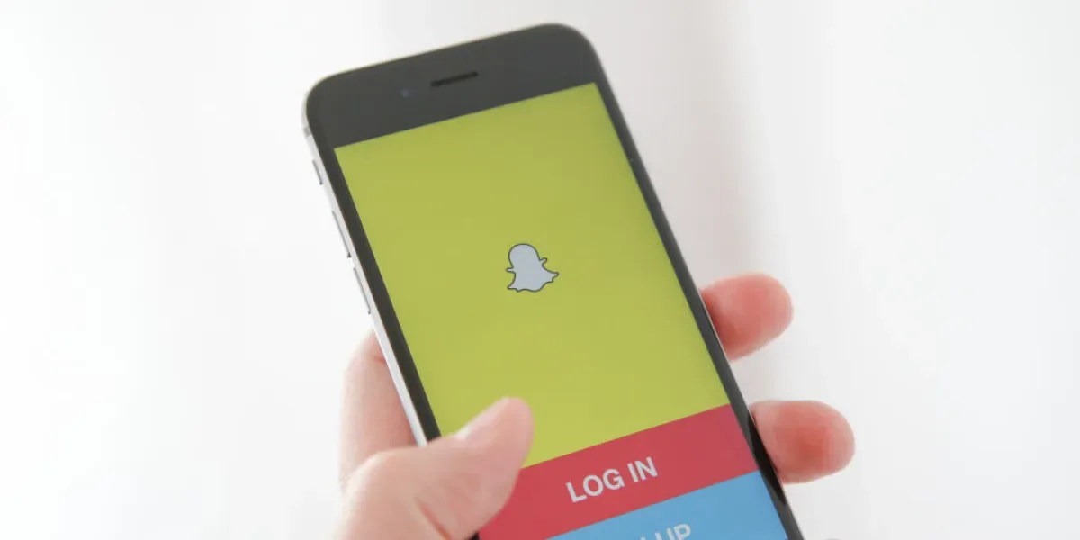 Snapchat now allows Snaps without time limit.