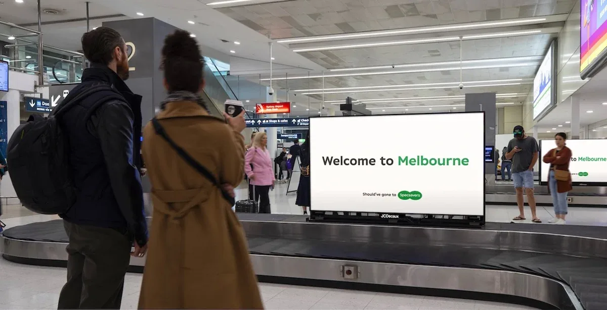 Un opticien australien s’amuse à désorienter les touristes à l’aéroport de Sydney