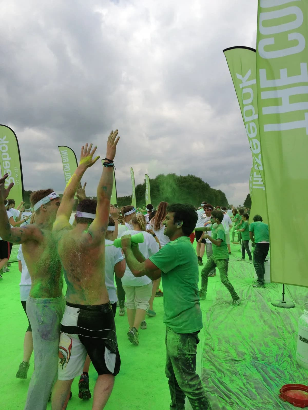 Participants at the green color station in Munich on 30 June 2013; Isderion, CC BY-SA 3.0 Germany.