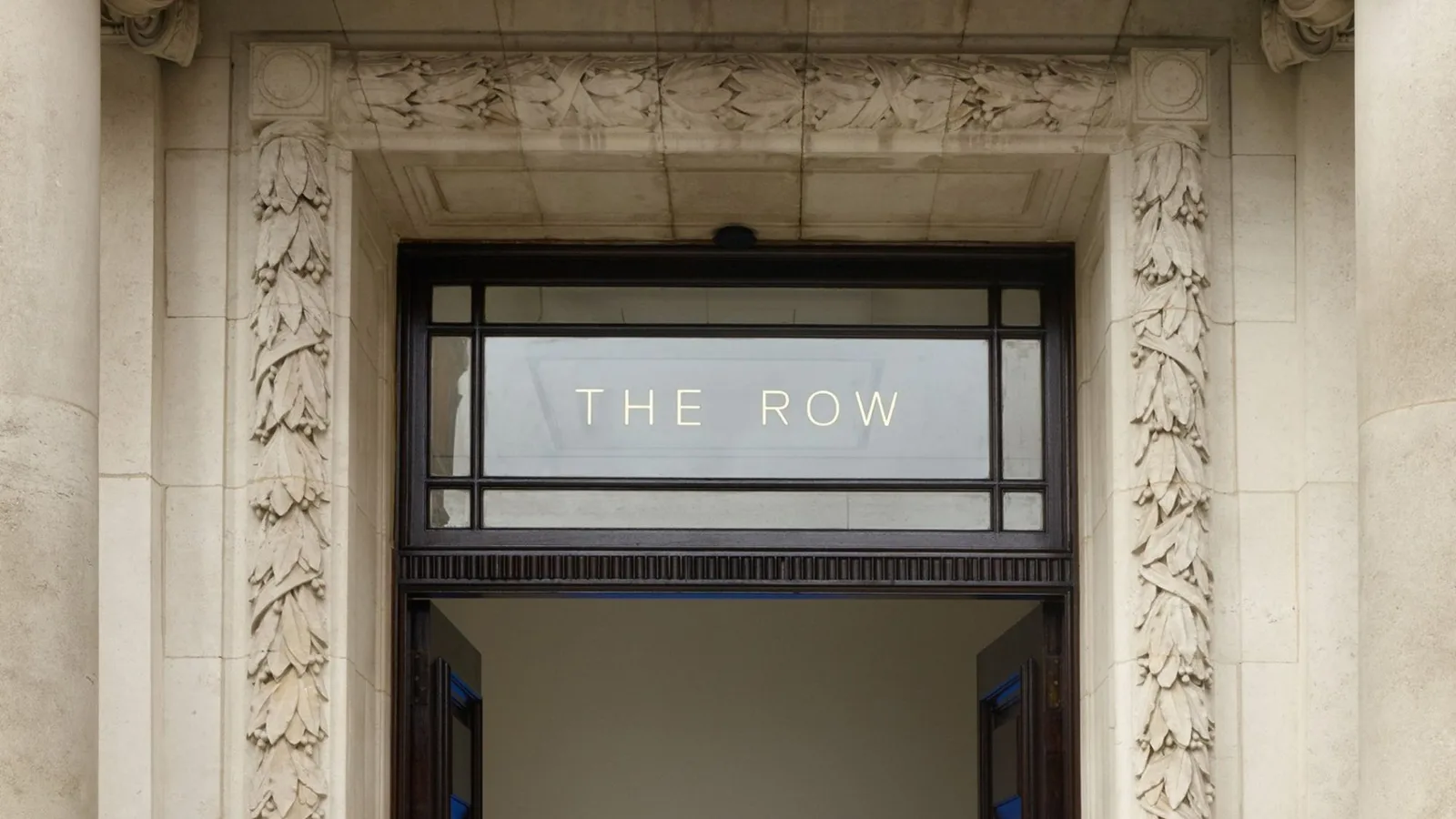 Did The Row’s no-phone policy at Paris Fashion Week flop in China? | Jing Daily
