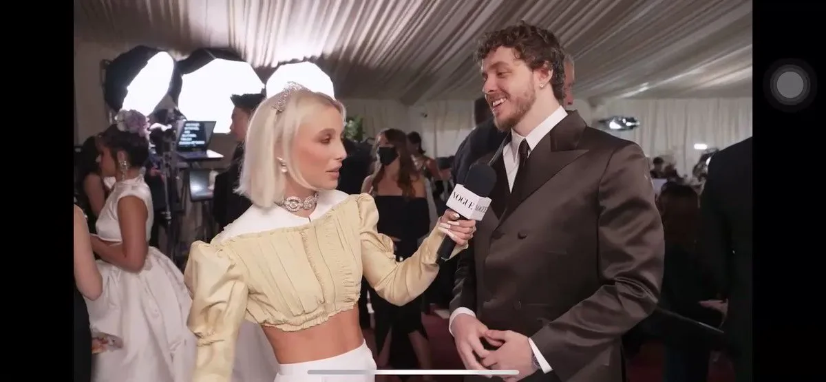 emma chamberlain is one of us and this proves it #MetGala2022