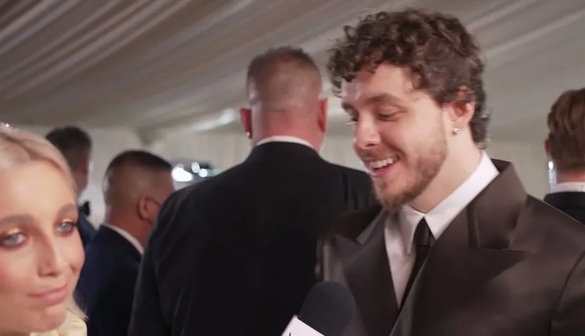 this has to be the funniest thing on emma chamberlain’s met gala interviews