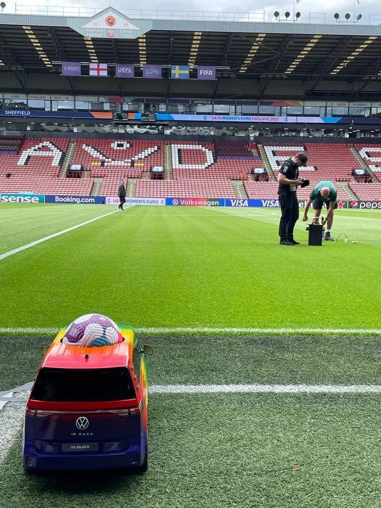 I can't believe I'm here!🤩 #WEURO2022 📍Bramall Lane - Sheffield -Tiny Buzz 🚐⚡️