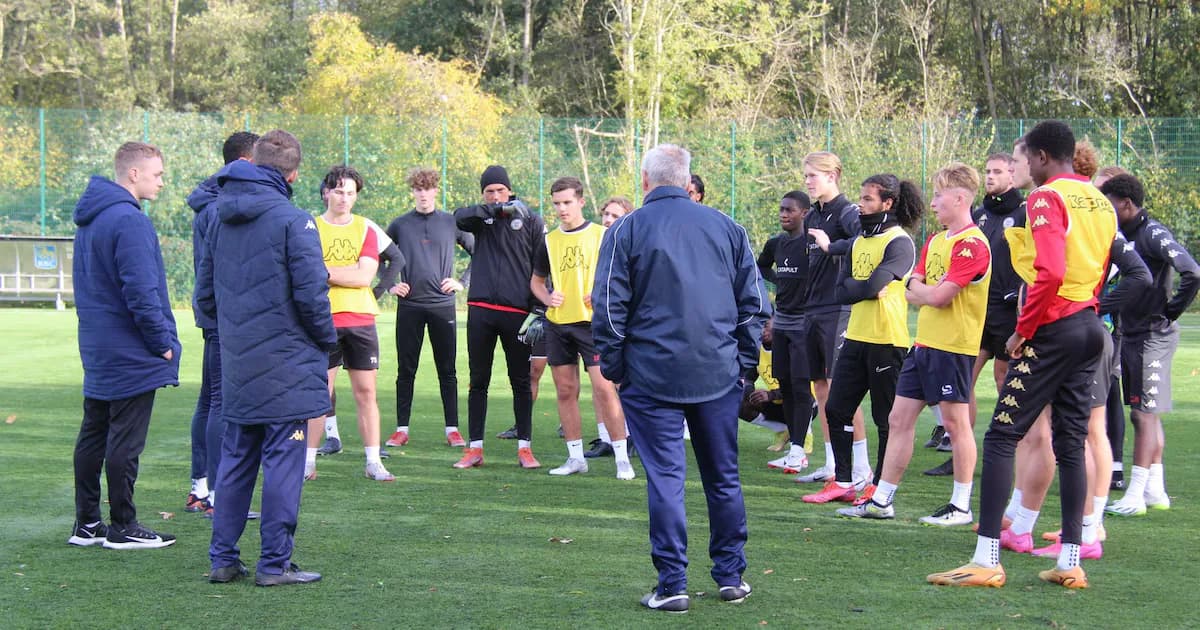 Un equipo inglés recurre al videojuego Football Manager para buscar entrenador