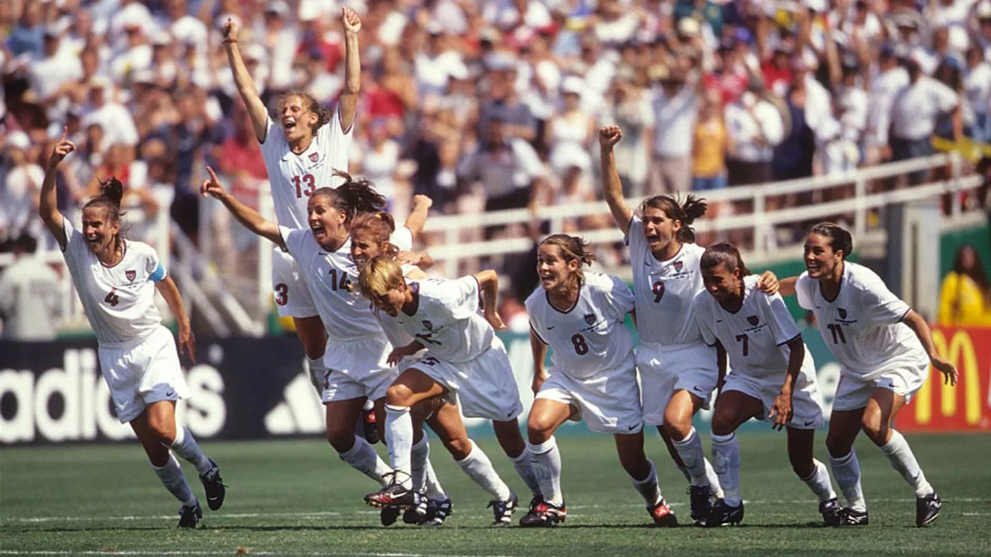 US players running to celebrate after the shootout win over China