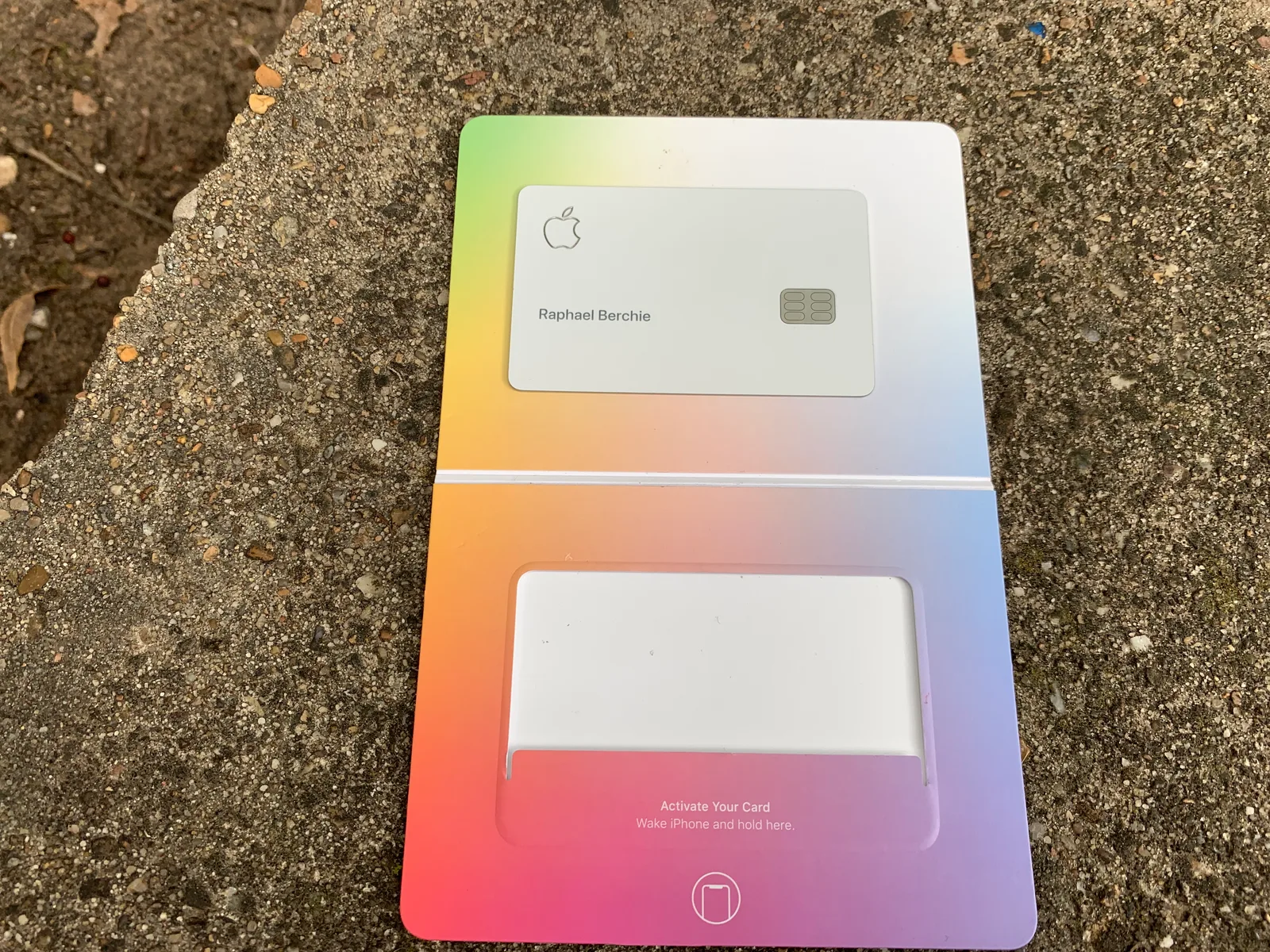 Photograph of a physical Apple Card on Wikimedia Commons, licensed CC BY-SA 4.0.