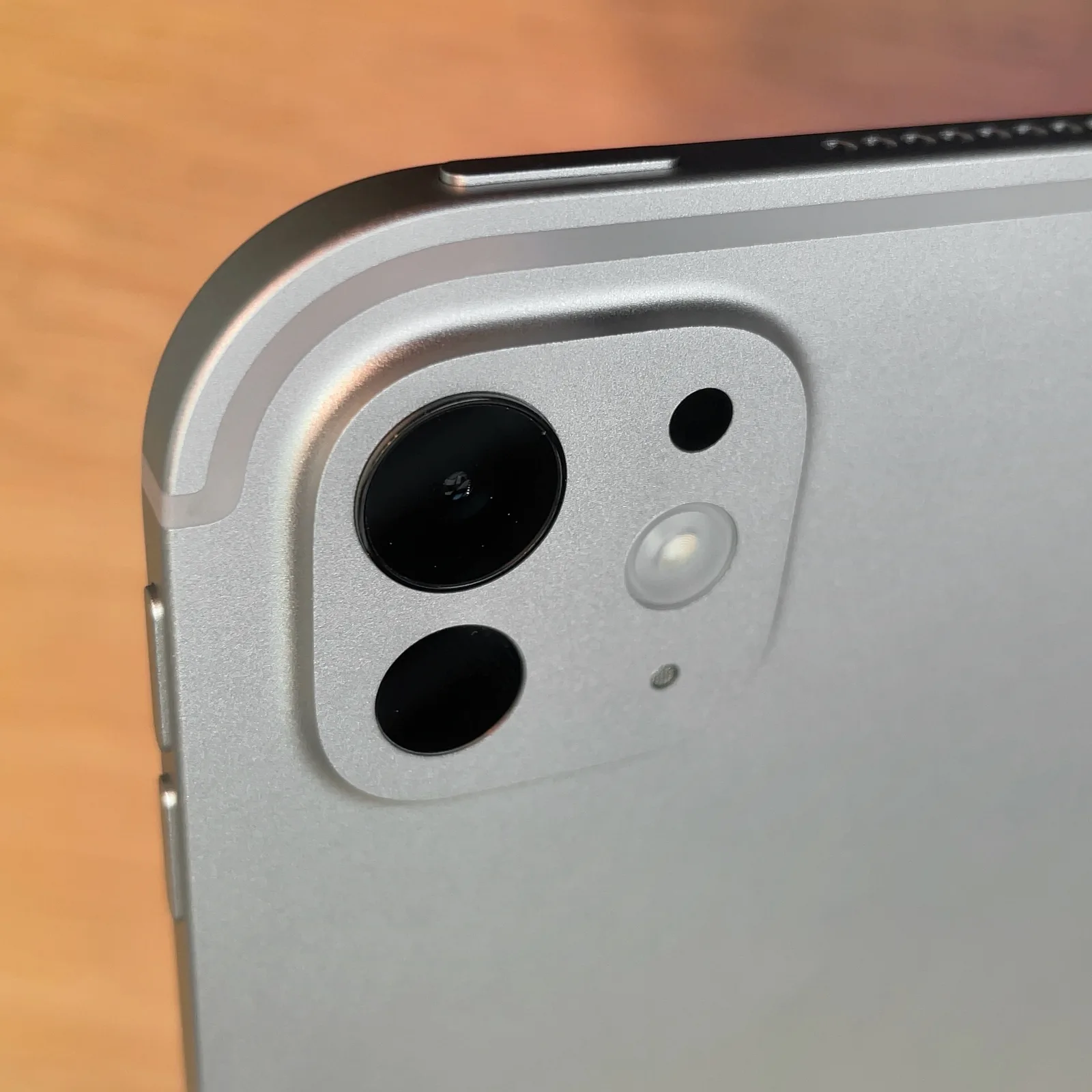 Rear camera of the advertised M4 iPad Pro, photographed in May 2024; CC BY-SA 4.0.