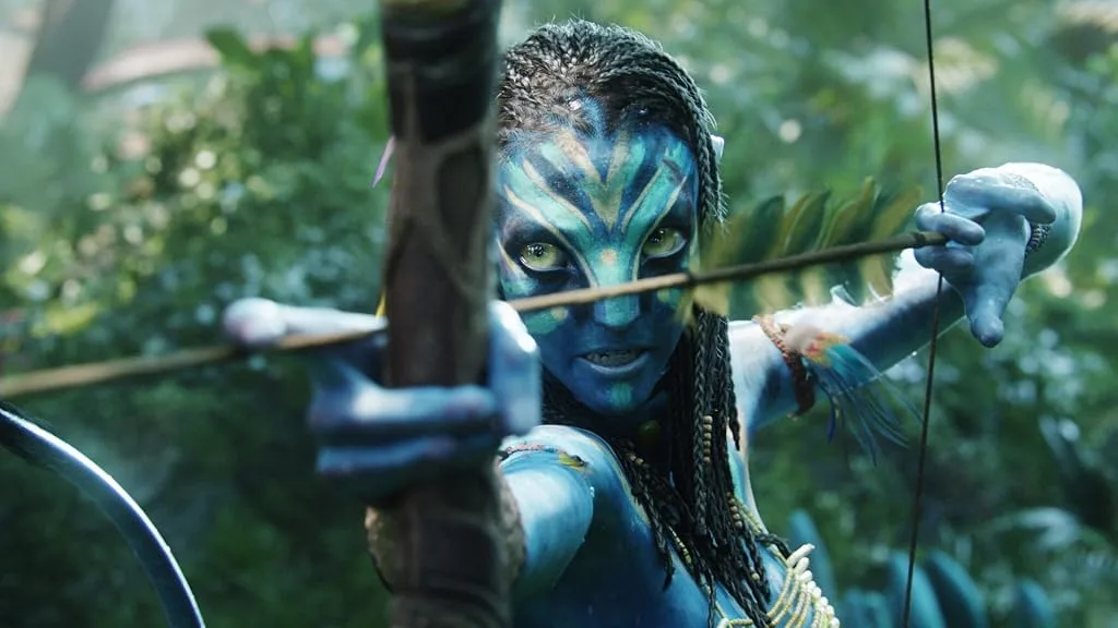 Neytiri draws her bow