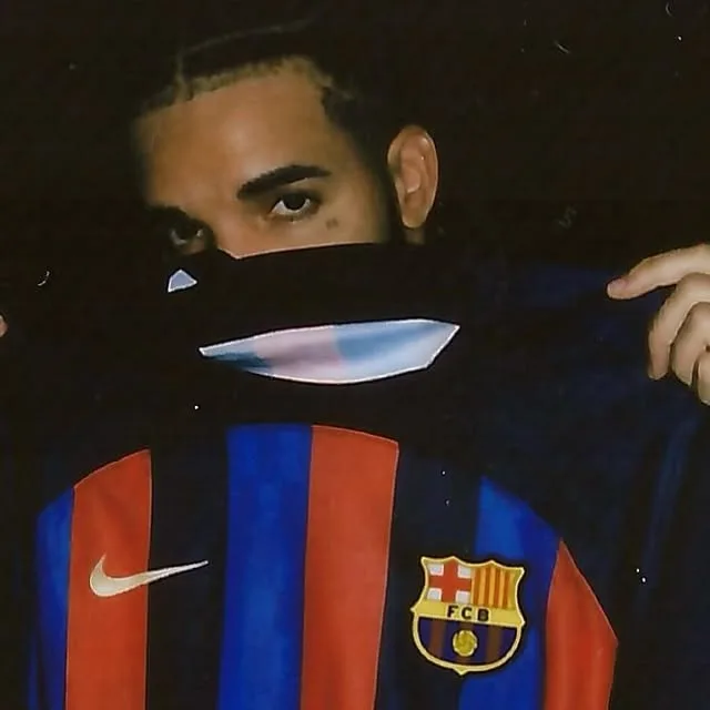 champagnepapi on Instagram: "To celebrate being the first artist with 50 billion streams on @spotify @FCBarcelona will wear the OVO owl at El Clasico on Sunday 😵‍💫 this doesn’t feel real but it is…