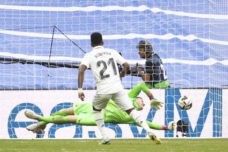 Rodrygo Goes gloats over Barcelona with Drake reference - Football España