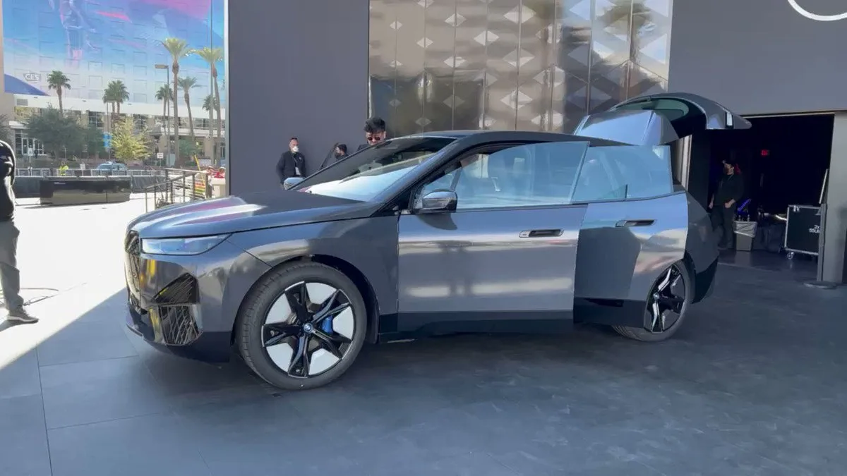 This color changing @BMWUSA #iX is wild! It’s apparently very temperature sensitive so they have a backup in a trailer in case this one gets too hot / cold