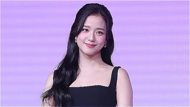 BLACKPINK’s JISOO Brings Spring Vibes to Netflix’s ‘Boyfriend on Demand’ Press Event