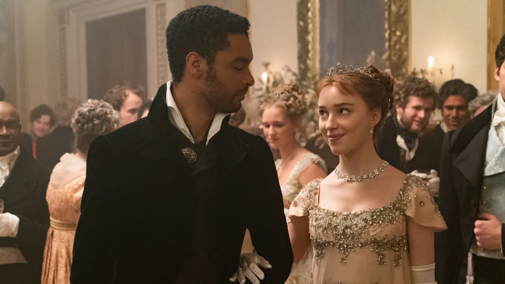 BRIDGERTON (L to R) REG-JEAN PAGE as SIMON BASSET and PHOEBE DYNEVOR as DAPHNE BRIDGERTON in episode 102 of BRIDGERTON Cr. LIAM DANIEL/NETFLIX © 2020
