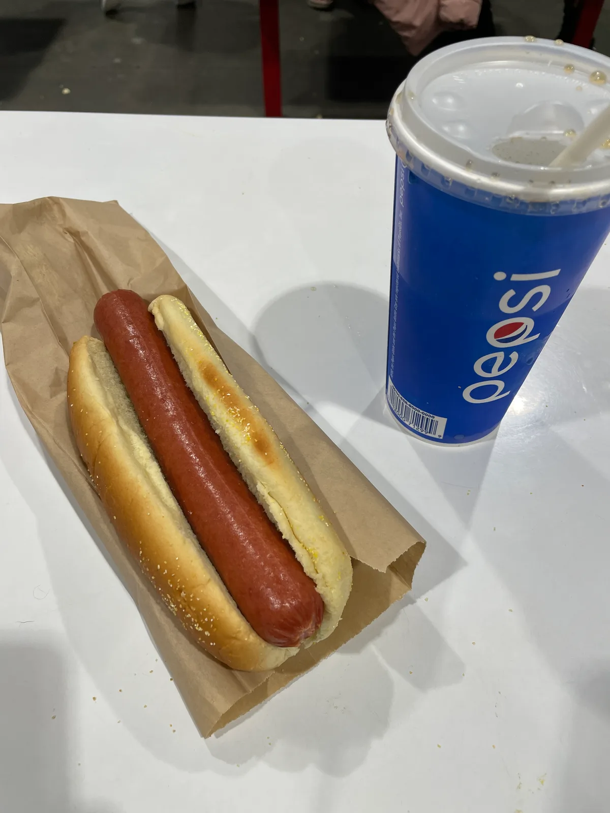 Hot dog and drink at Costco in Queens, photographed in October 2023. CC BY-SA 4.0.